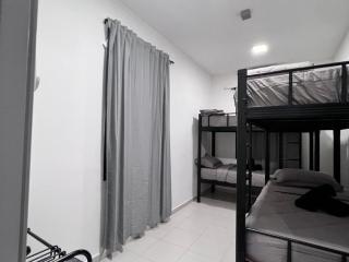 Senai 14pax The Joyous Home Pooltable nr Airport JPO by Ourstay - Skudai - 6
