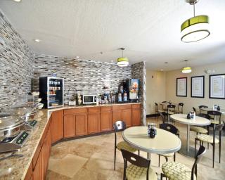 Best Western Norwalk - 7