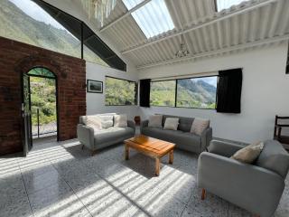 Fantástica Casa junto al río - Baños - 8