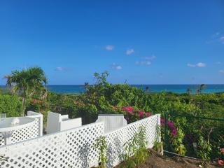 Unique Villa Retreat Style! Full Sea Views & Pool! villa - 1