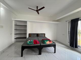 GUGAN ILLam - Tiruvannāmalai - 2