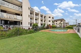 Beach Front Bliss - Maroochydore - 1