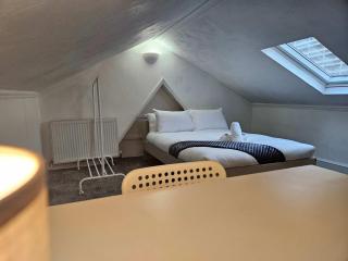 Spacious 4BR Family-Friendly Home in Redfield - Bristol - 8