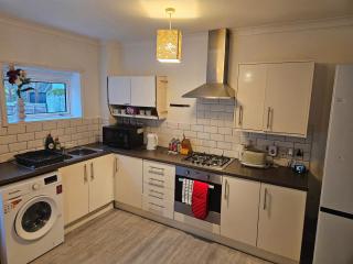Spacious 4BR Family-Friendly Home in Redfield - Bristol - 5