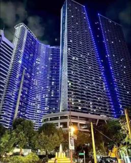 Luxurious 500MBPS 1BR in Makati - Manila - 4