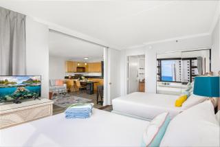 Bright Waikiki 1BR with Stunning Ocean Views - Honolulu - 2