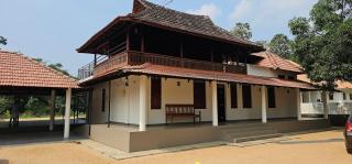 Mandapathil Heritage Home & Party Hall - Pala - 9