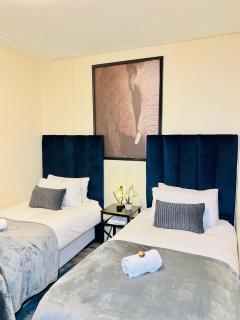 C&J Luxe Apartments - Windhoek - 4