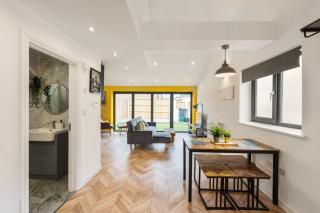 Chic Urban Haven with Double Bed House - Bristol - 0