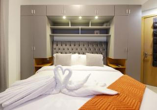 Lux 1BR Apt with BurjKhalifa Views in DowntownDubai - 1