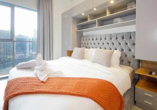 Lux 1BR Apt with BurjKhalifa Views in DowntownDubai - 4