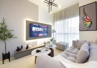 Lux 1BR Apt with BurjKhalifa Views in DowntownDubai - 3