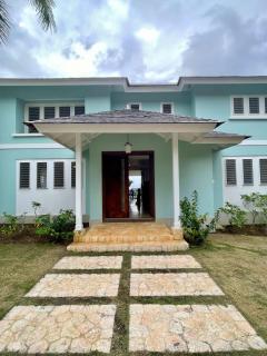 Hospitality Expert GREENS: 6BR Pool Beach Chef - Montego Bay - 3