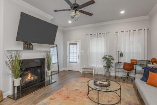 Luxe, Central, & Contemporary - A Modern Utopia! Tv in each room - Shreveport - 8