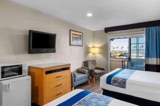 Howard Johnson by Wyndham Santa Cruz Beach Boardwalk - Santa Cruz - 1