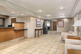 Super 8 by Wyndham Joliet I-55 N/Chicago - 7