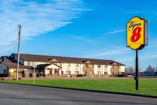Super 8 by Wyndham Oelwein - Oelwein - 0