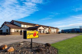 Super 8 by Wyndham Oelwein - Oelwein - 9