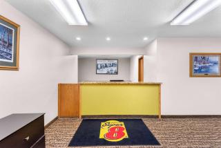 Super 8 by Wyndham Oelwein - Oelwein - 2
