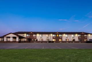 Super 8 by Wyndham Oelwein - Oelwein - 3