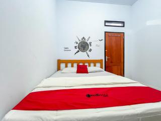 RedDoorz Syariah at Home Ampana Guest House Ampana Kota - Dondo - 9
