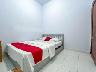 RedDoorz Syariah at Home Ampana Guest House Ampana Kota - Dondo - 8