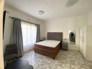 Modern Garden Bedsitter - 8