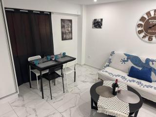 Heart of Los Cristianos Modern Apartment Close to the Sea in Tenerife - Los Cristianos - 3