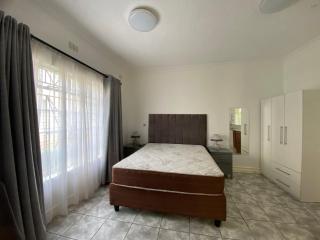 Modern Garden Bedsitter - 9