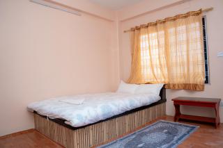 Misha's Hotel and Restaurant - Pokhara - 4