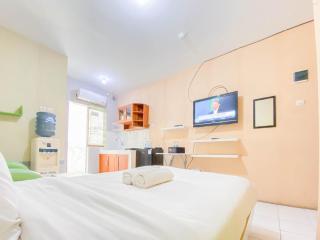 Great Deal Studio at Gateway Ahmad Yani Cicadas Apartment By Travelio - Bandung - 8