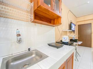 Great Deal Studio at Gateway Ahmad Yani Cicadas Apartment By Travelio - Bandung - 6
