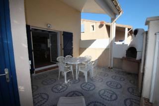 Villa d'angle pour 6 personnes, 3 chambres à l'étage, résidence LES MARINES avec piscine commune, 200m de la mer à Portiragnes plage LRMA65B - Portiragnes - 0