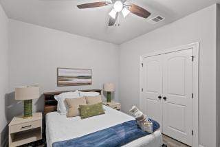 Aurora Haven - TV in each room - 7