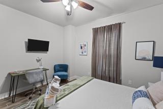 Aurora Haven - TV in each room - 3