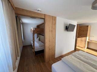Berggasthof Hochzeigerhaus - Jerzens - 6