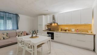 La Casa Di Nonno Roberto by Rentbeat - Livorno - 9