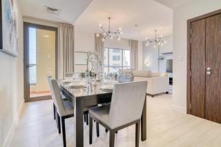 High Floor 2BR With a View of the Dubai Marina Canal Steps Away From the Beach , Shams 1, JBR by Deluxe Holiday Homes - 4