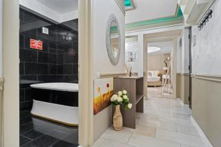 Classic Luxury at Bucharest Mall - 8