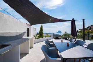 Luxury Villa with Stunning Mediterranean and Calpe - Calpe - 4