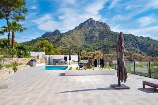 Luxury Villa with Stunning Mediterranean and Calpe - Calpe - 2