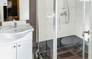 Gorgeous Apartment In Privlaka - Privlaka - 2