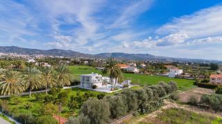 Luxury Oasis Villa - 0