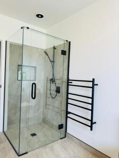 Separate entry room with share bathroom - Taupo - 7