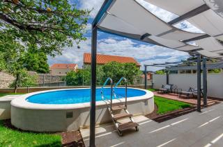 Azure Heaven Apartment w heated pool - 0