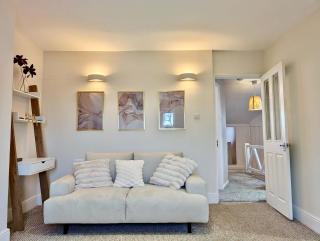 Stunning Property with Garden and Parking - 9