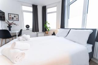 Minimalist-bed And Coffee Near 013 With Kitchen - Tilburgo - 9