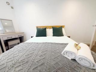 Two bedroom basement flat in Brasswork - 7