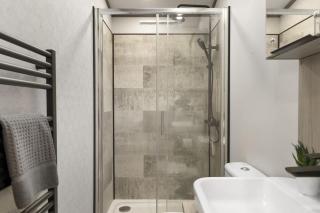 Stylish Lodge with Parking nr Ilfracombe & Beaches - 1