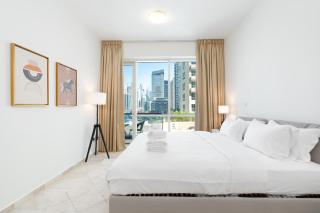 Stylish 1-Bedroom with Breathtaking Views at Dubai Marina - 3